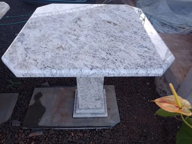 Mesas em granito a partir de R$690,00