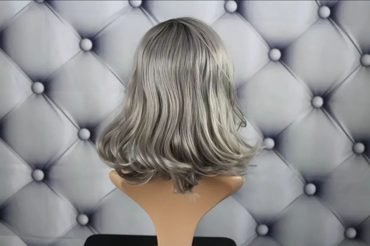 Peruca Lace Front Cinza e Preto - Cabelo Sintético - Foto 3