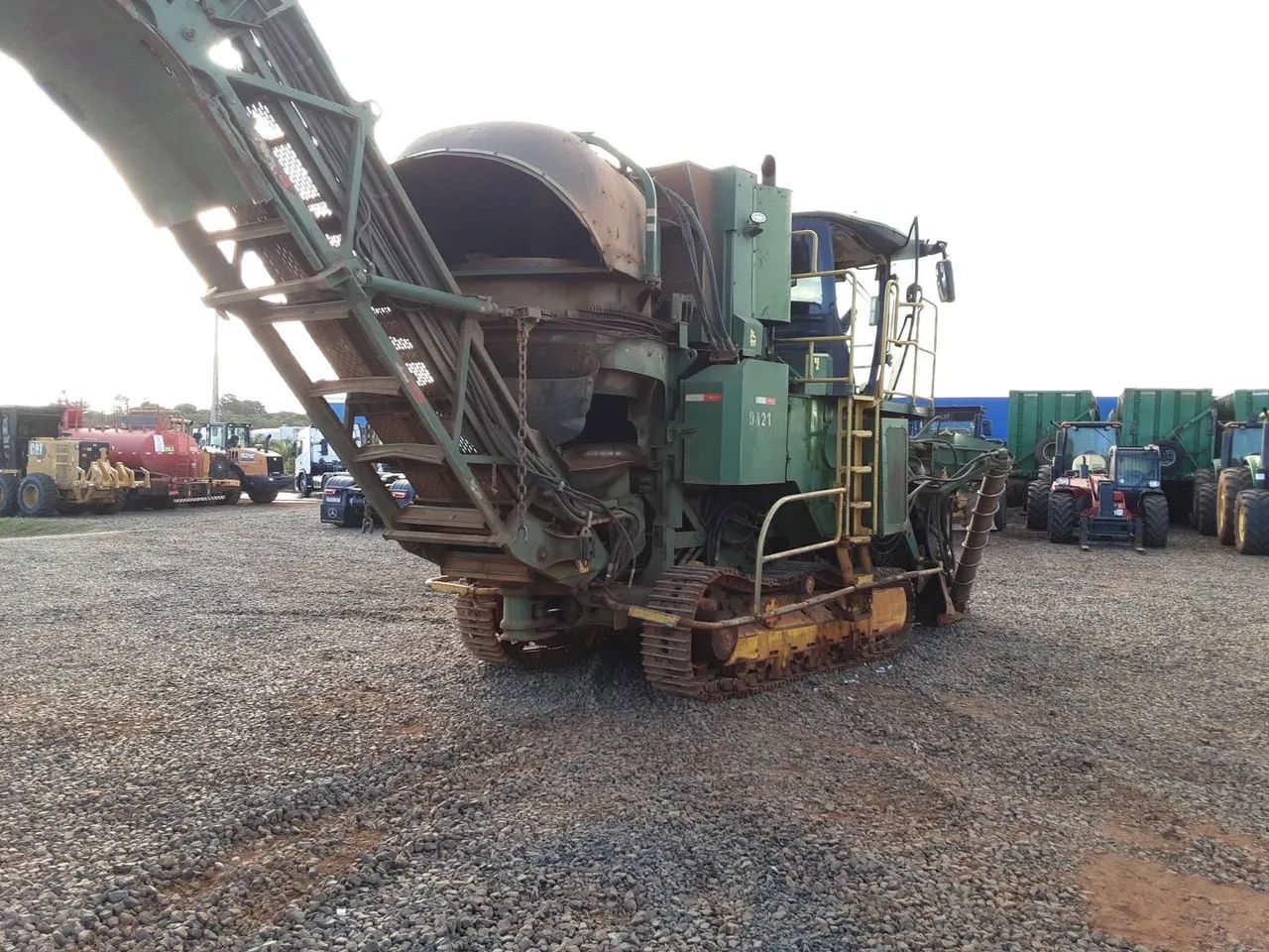 COLHEDORA DE CANA JOHN DEERE CH570 ano 2018 - Foto 3