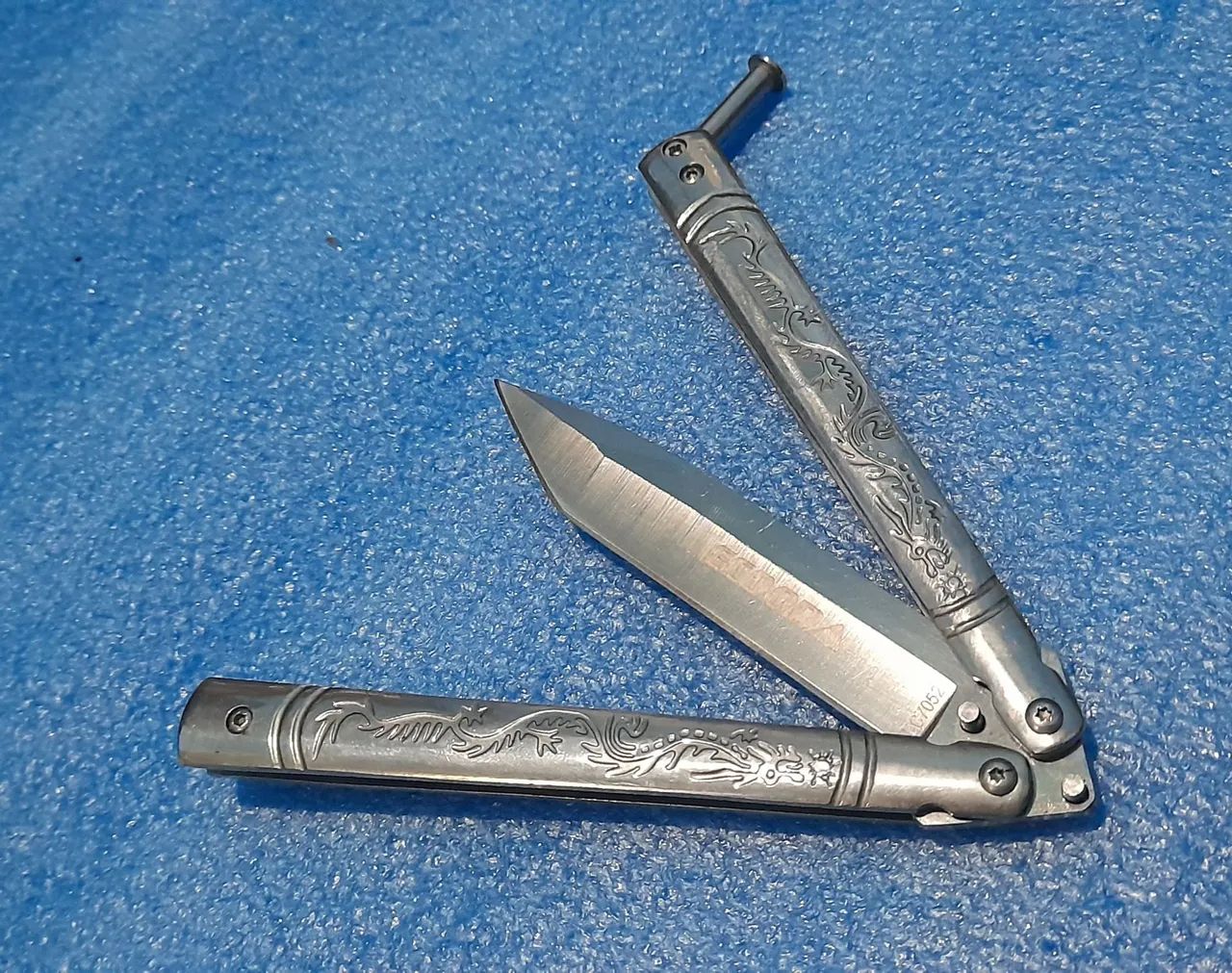 Canivete Butterfly Tanto Prateado - Foto 4