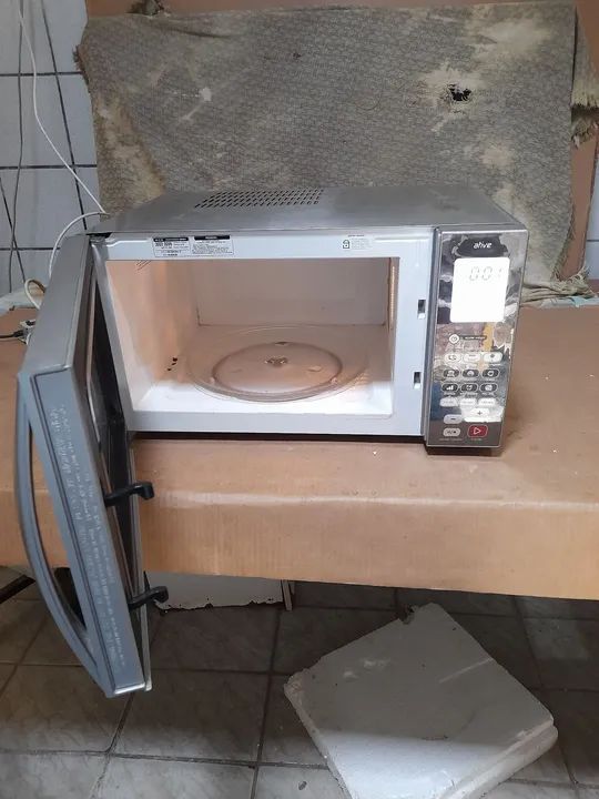 Vende-se Forno micro-ondas da marca Brastemp 