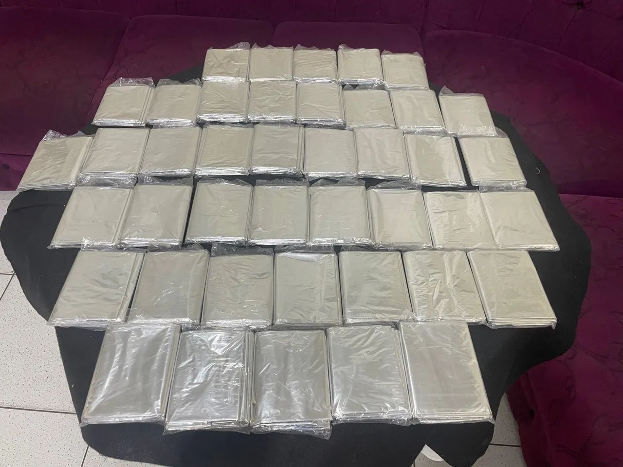 Lote 42 Manta Térmica Emergência - Acampamento, Camping, Trilha - Foto 3