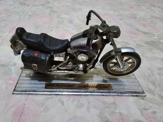 Miniatura Harley FXDWG Dyna Wide Glide