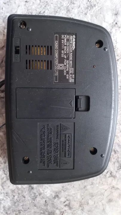 Radio relogio Antigo anos 80/90 - Foto 2