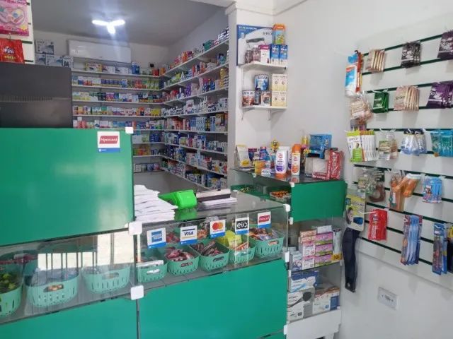 VENDO FÁRMACIA COMPLETA COM OTIMO FATURAMENTO MENSAL, DE FRENTE À UM MEGA MERCADO - Foto 3