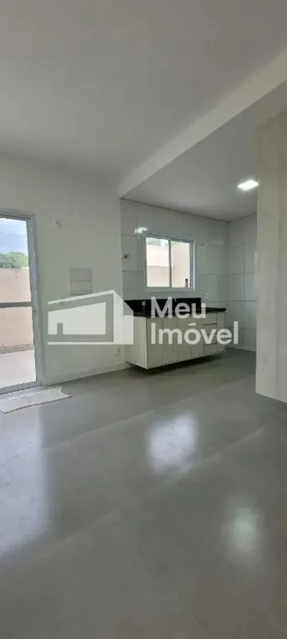 Imóvel para aluguel possui 90 metros quadrados com 3 quartos