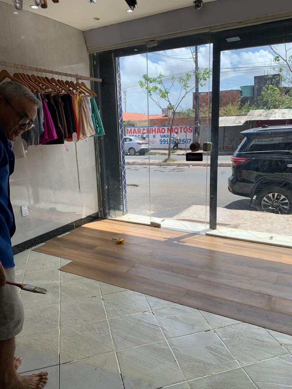 INSTALAÇÃO DE PISO VINÍLICO - PROFISSIONAL E RÁPIDO