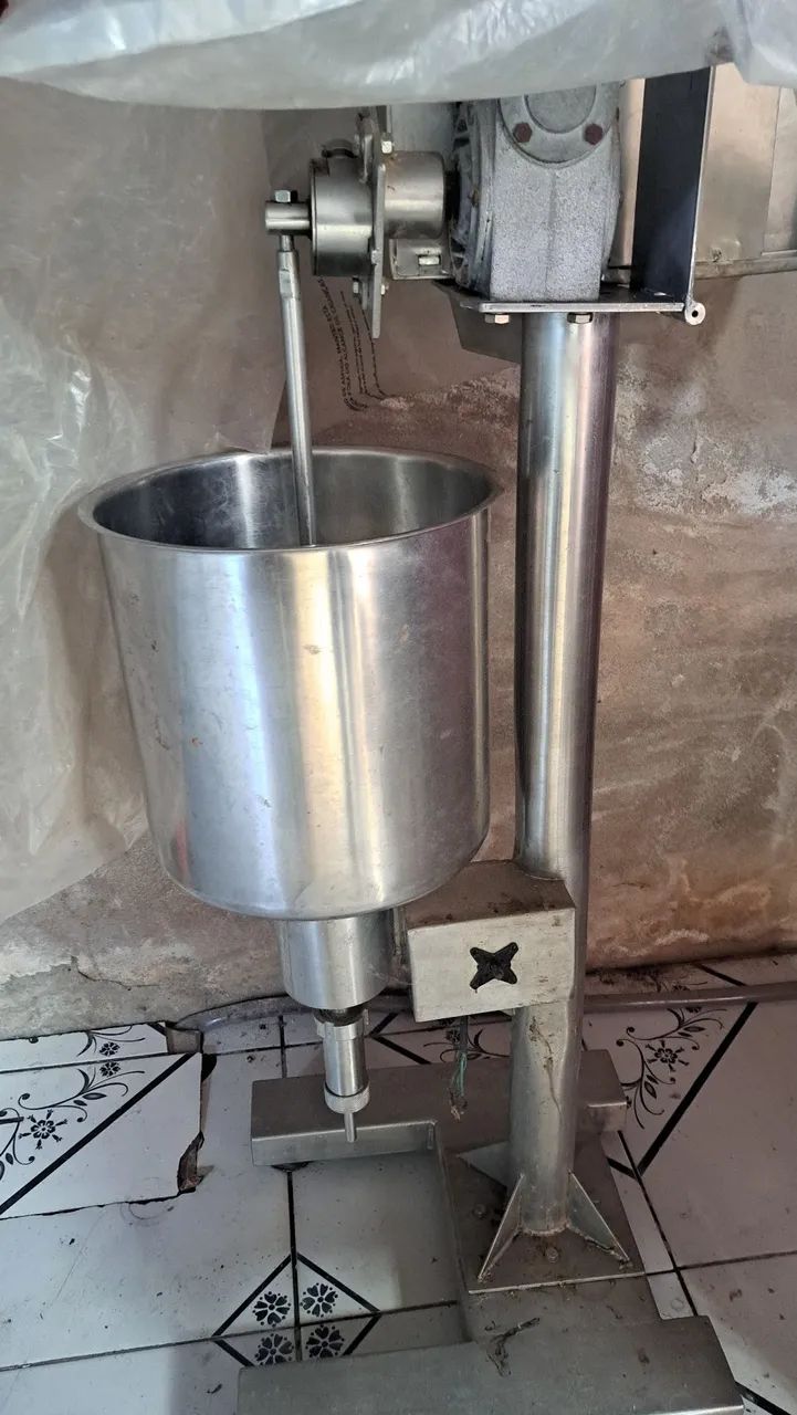 Vendo despolpadeira industrial em excelente estado de conservação. 