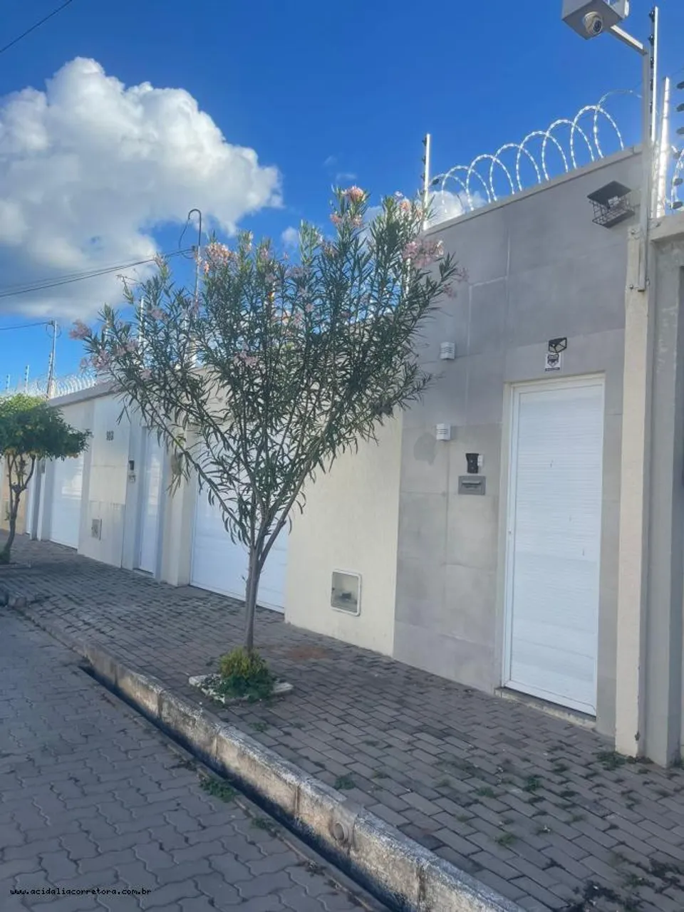 Casa para Venda em Juazeiro do Norte, LAGOA SECA, 3 dormitórios, 1 suíte, 2 banheiros, 1 v
