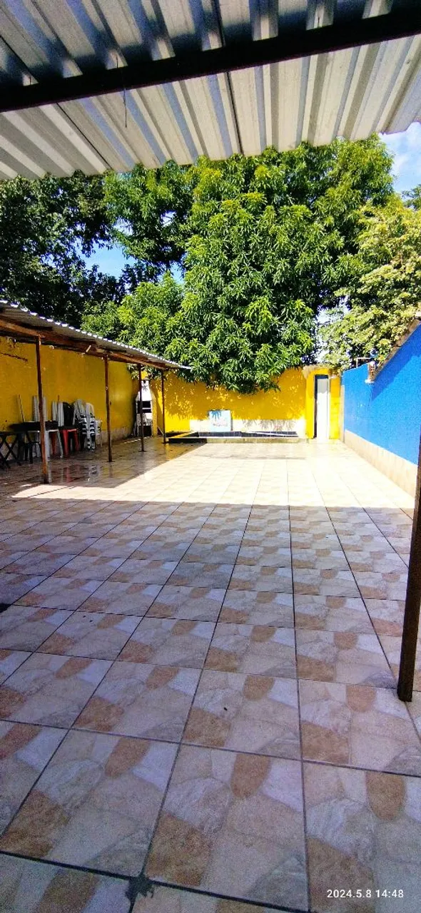 //Vendo espaço para festas com piscina