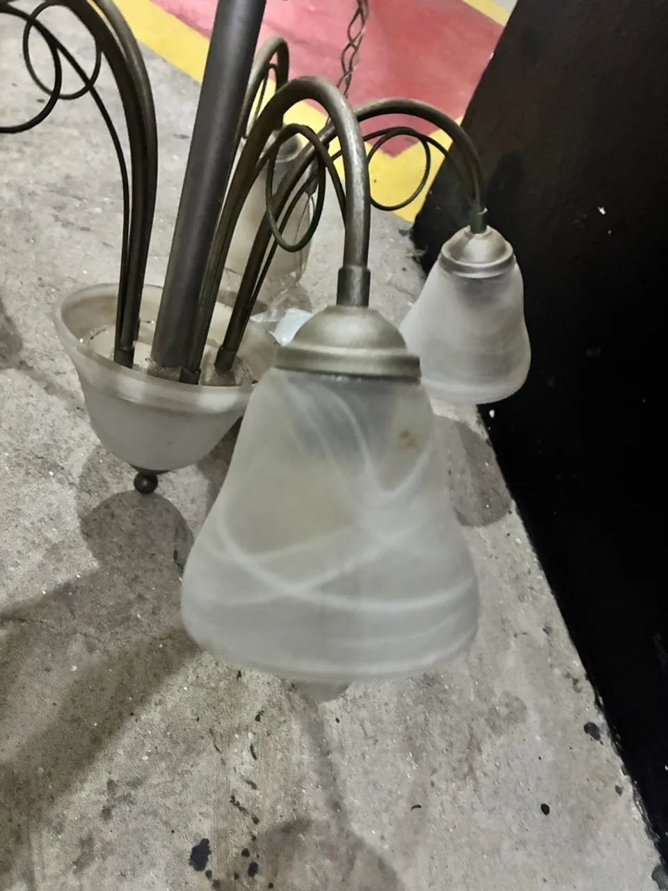 Lustre Antigo com 5 Cúpulas de Vidro - Foto 2