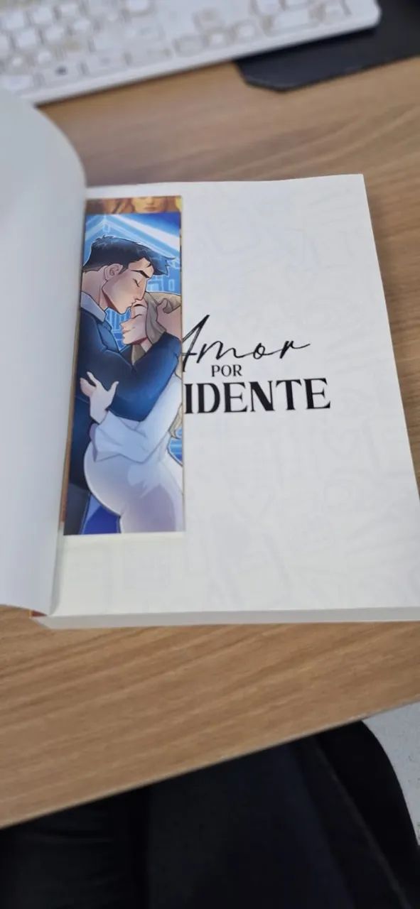 Amor Por Acidente - Olívia Uviplais (livro físico novo com brindes) - Foto 4