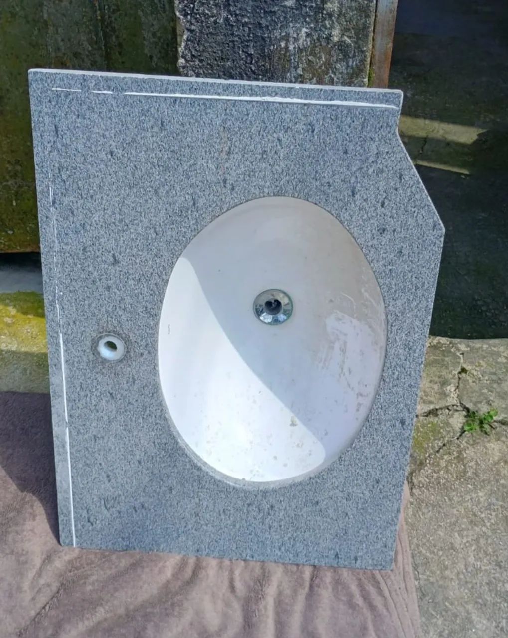 Pia banheiro Granito cinza 0,70 x 0,50