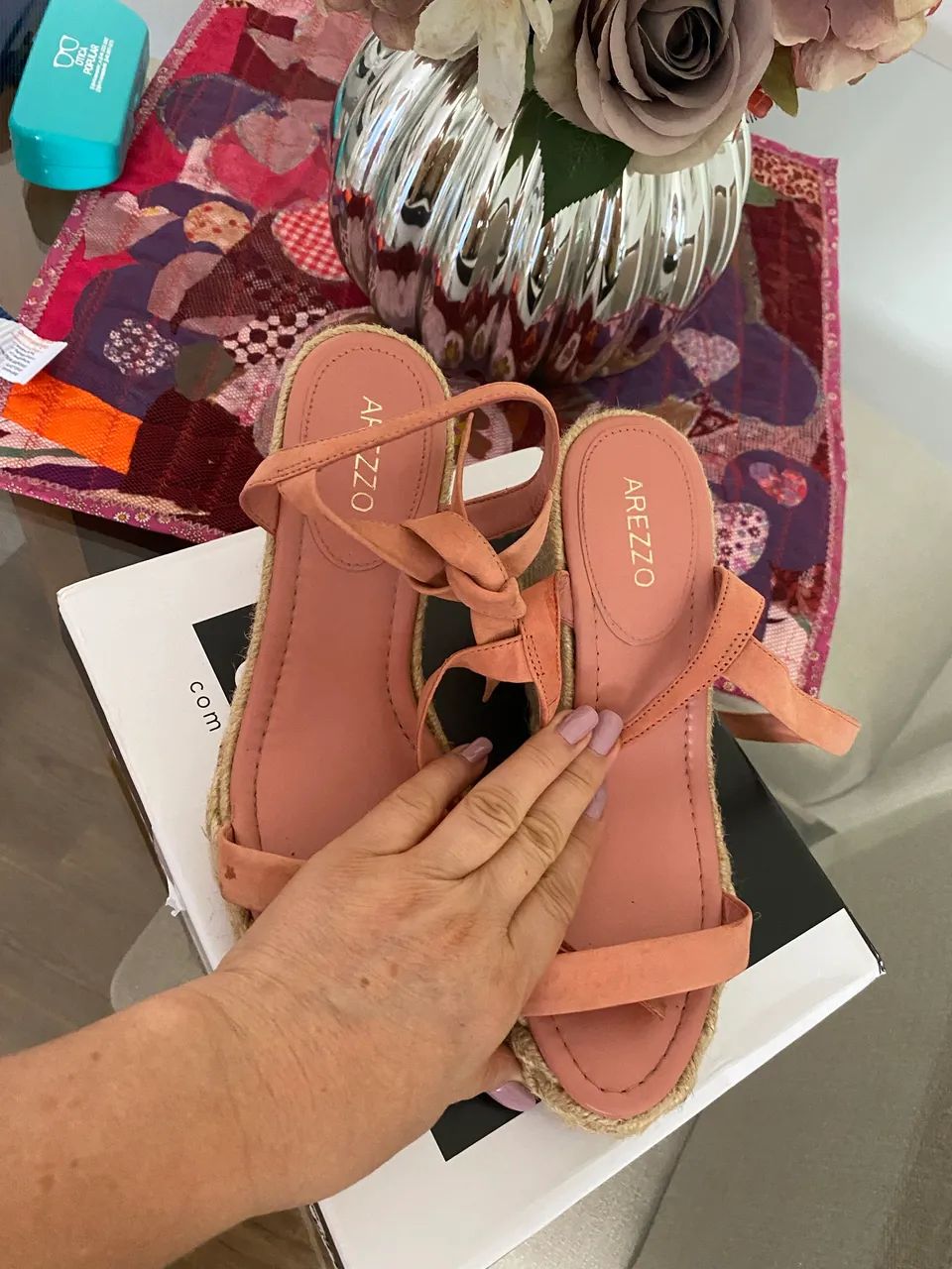 Vendo sandália Arezzo - Foto 2