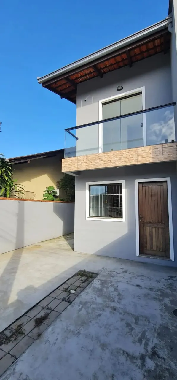 Sobrado para aluguel possui 65 metros quadrados com 2 quartos em Vila Nova - Joinville - S