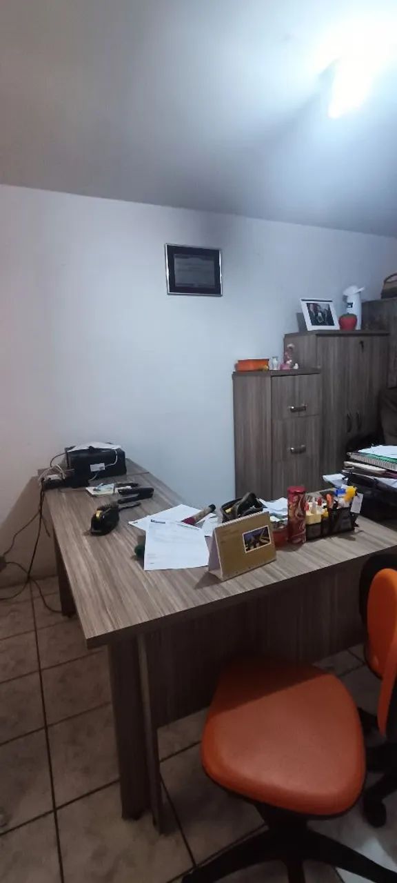 Mesa de Escritório + Arquivo de Documentos + Armário 