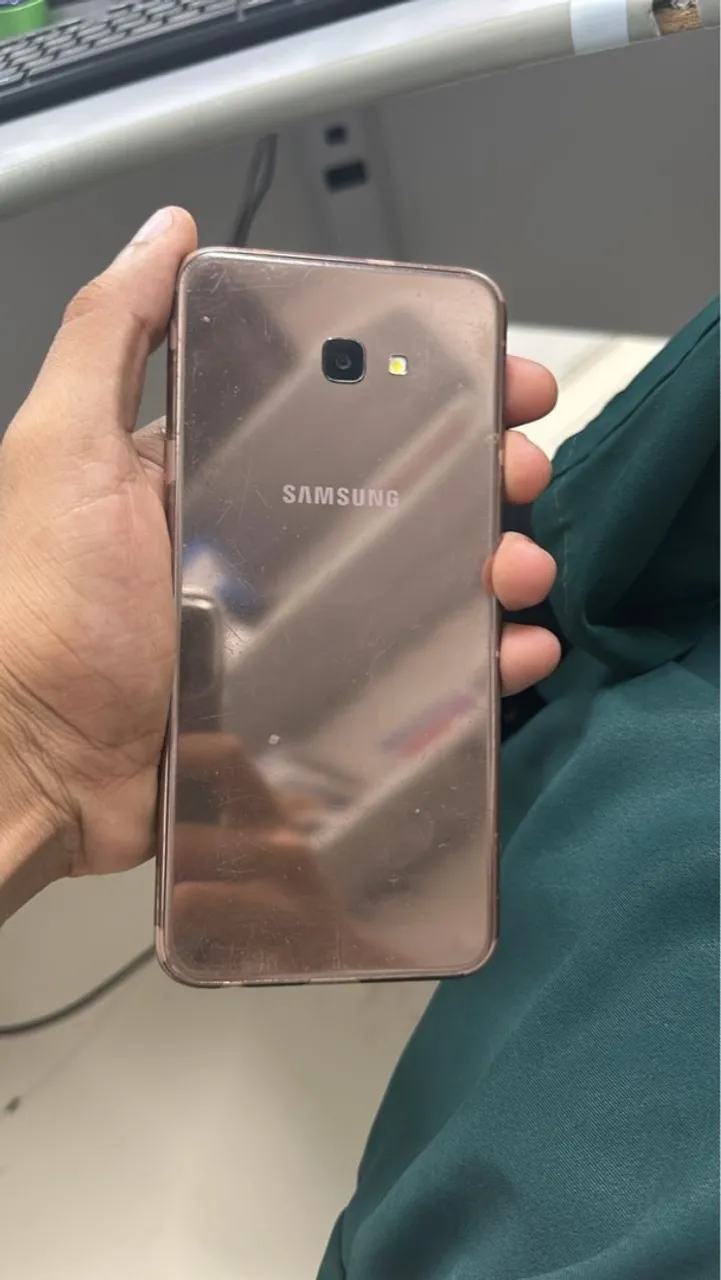 Samsung j4