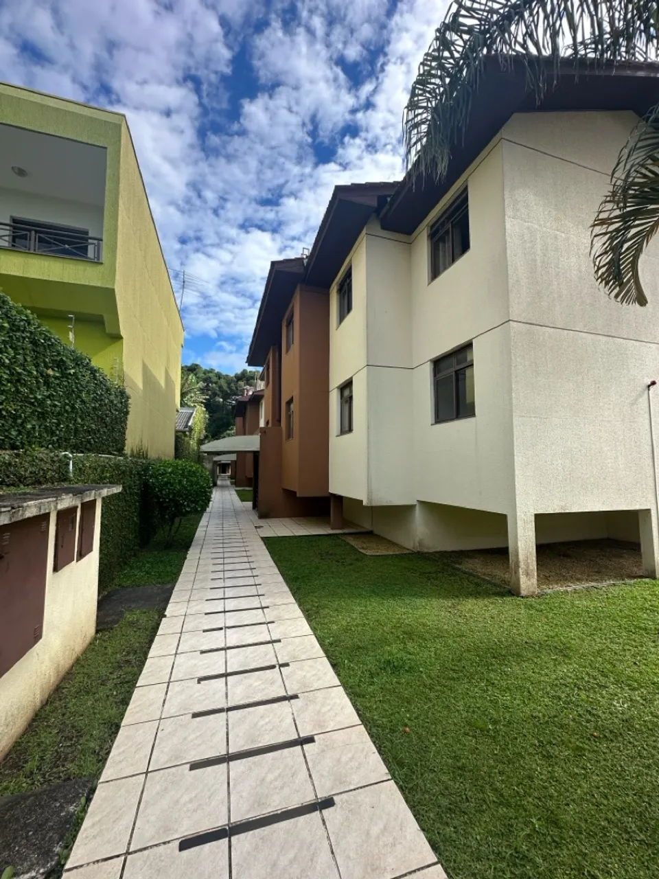 Alugo lindo apartamento mobiliado