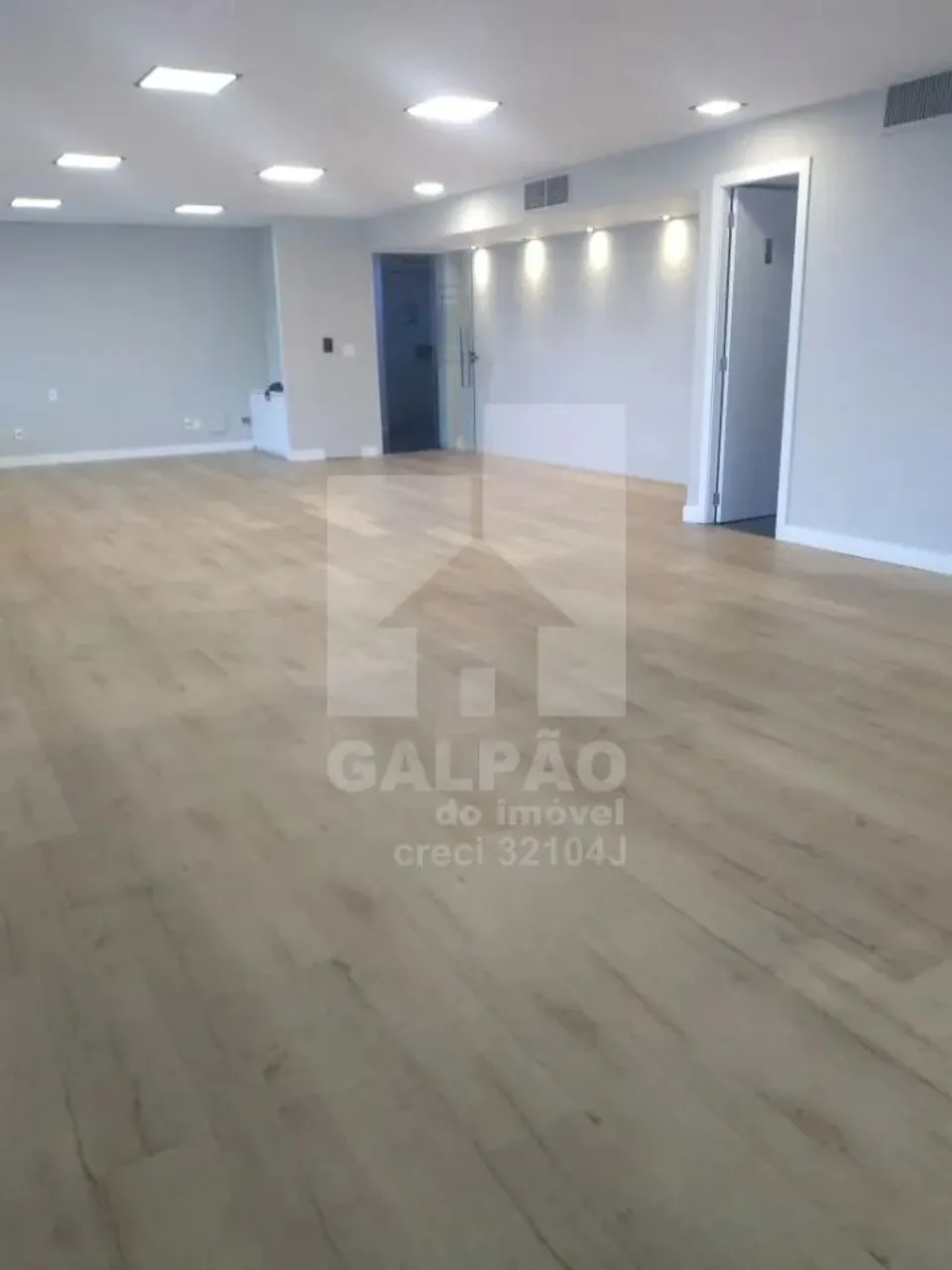 Ótima sala comercial em Moema para alugar, 149m² 4 vagas