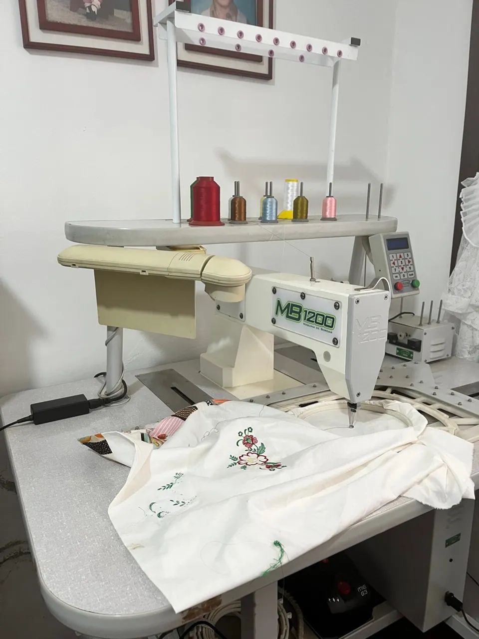 Máquina de Bordado Industrial MB1200 - Semi Nova opção de entrega: retirar no local.