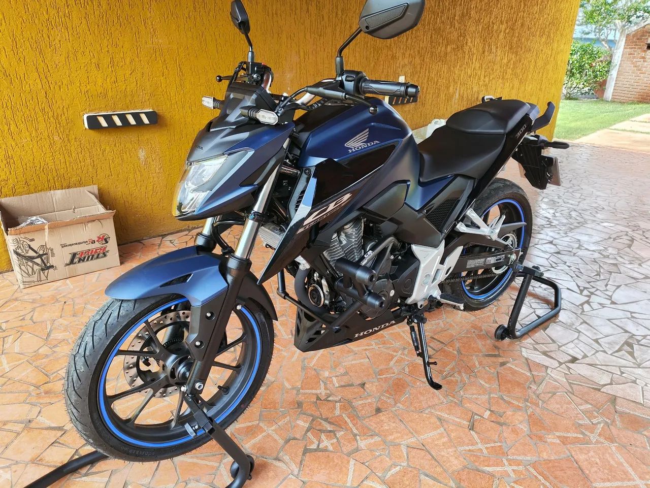 CB300 F 2025 - Foto 3