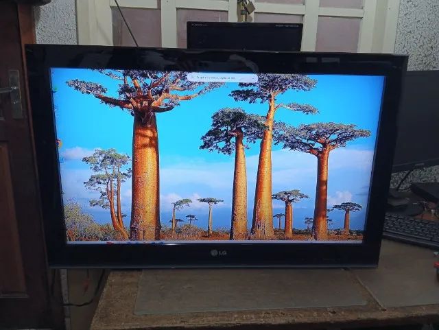 Torro tv 32 polegadas LG modelo  32LK451C não e smart com conversor digital sem base sem c - Foto 2