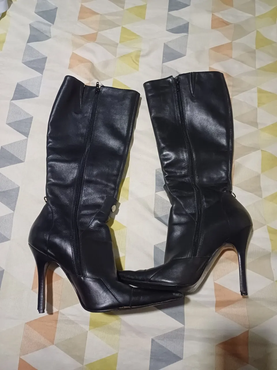 Botas Femininas de Couro Salto Alto