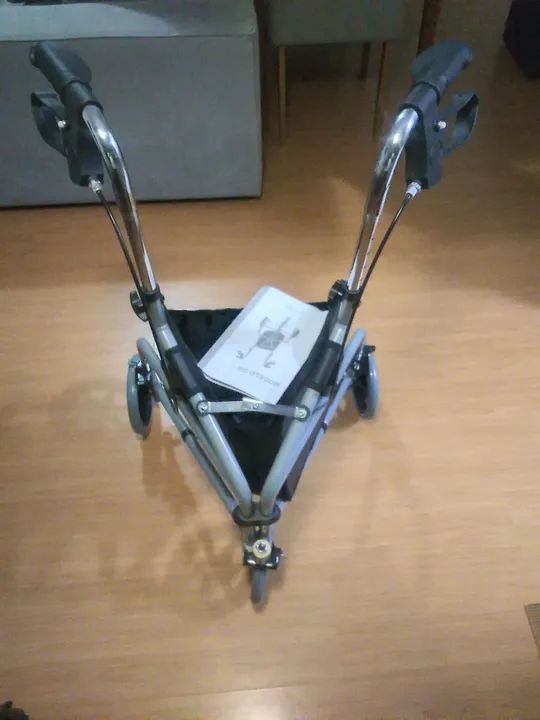Andador dobrável 3 rodas com freio 