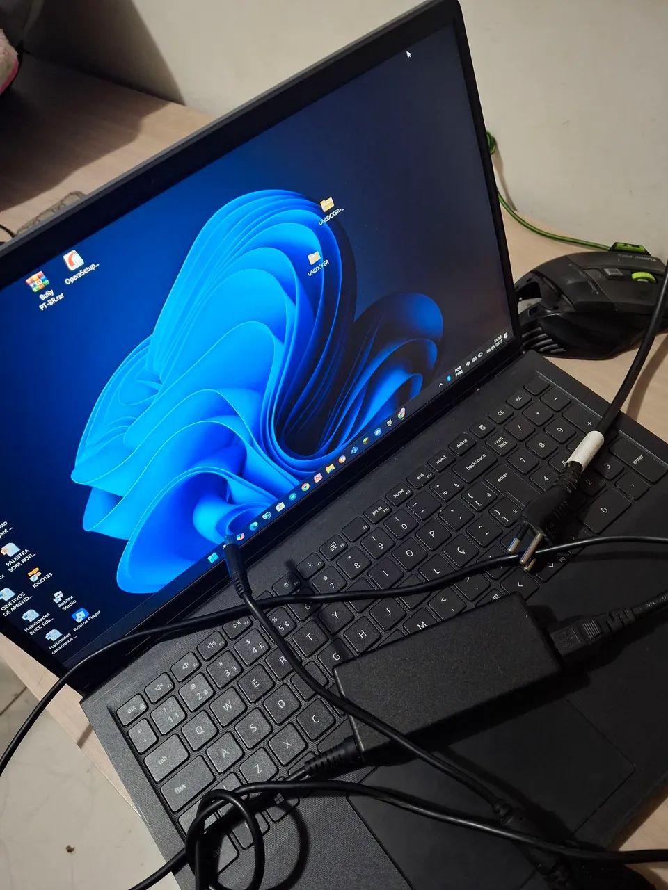 Notebook Dell Vostro 15 3510 2,000$ ou iphone