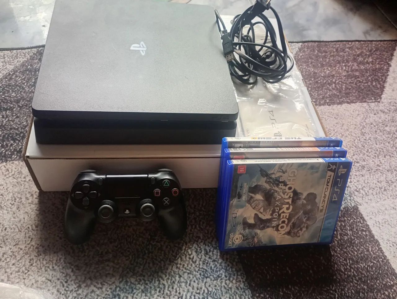 PS4 slim 