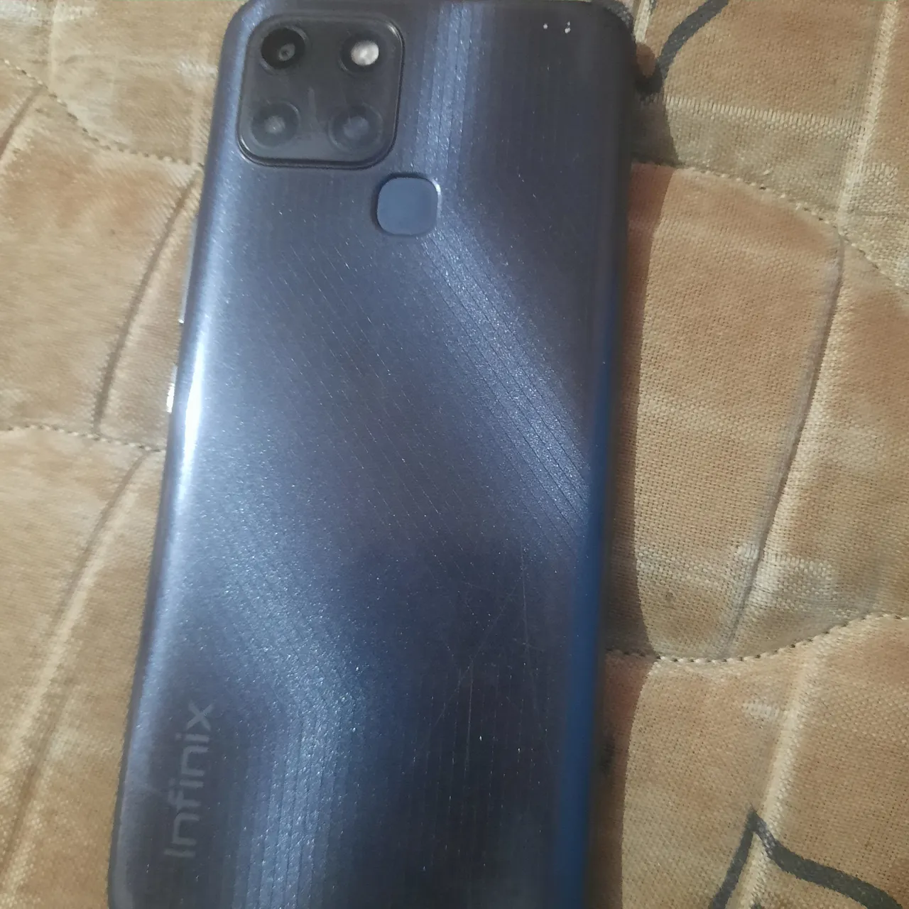 Smartphone Infinix - com defeito