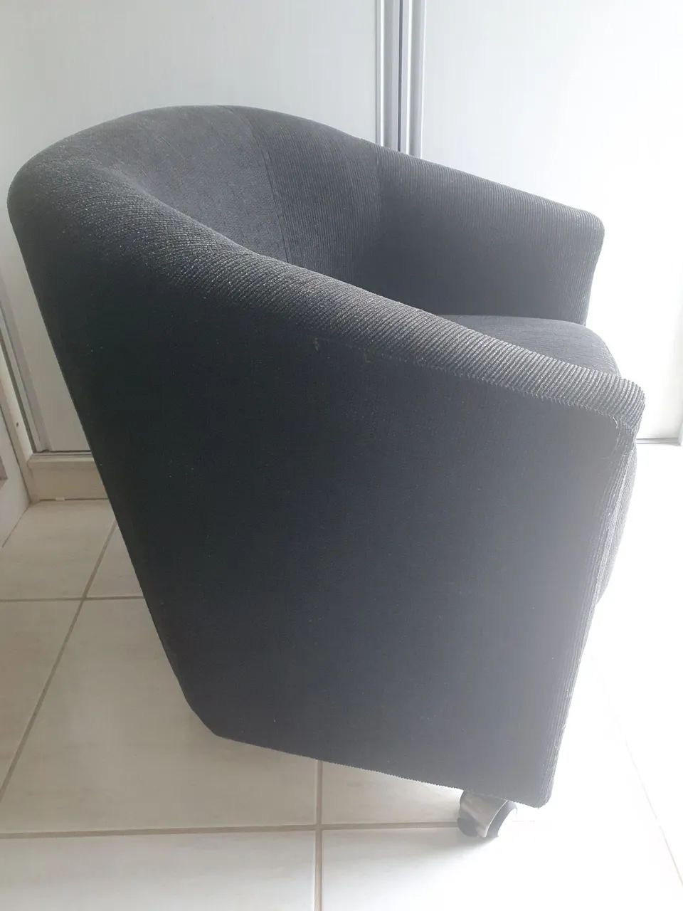 Poltrona Confortável e Elegante - Design Moderno. - Foto 2