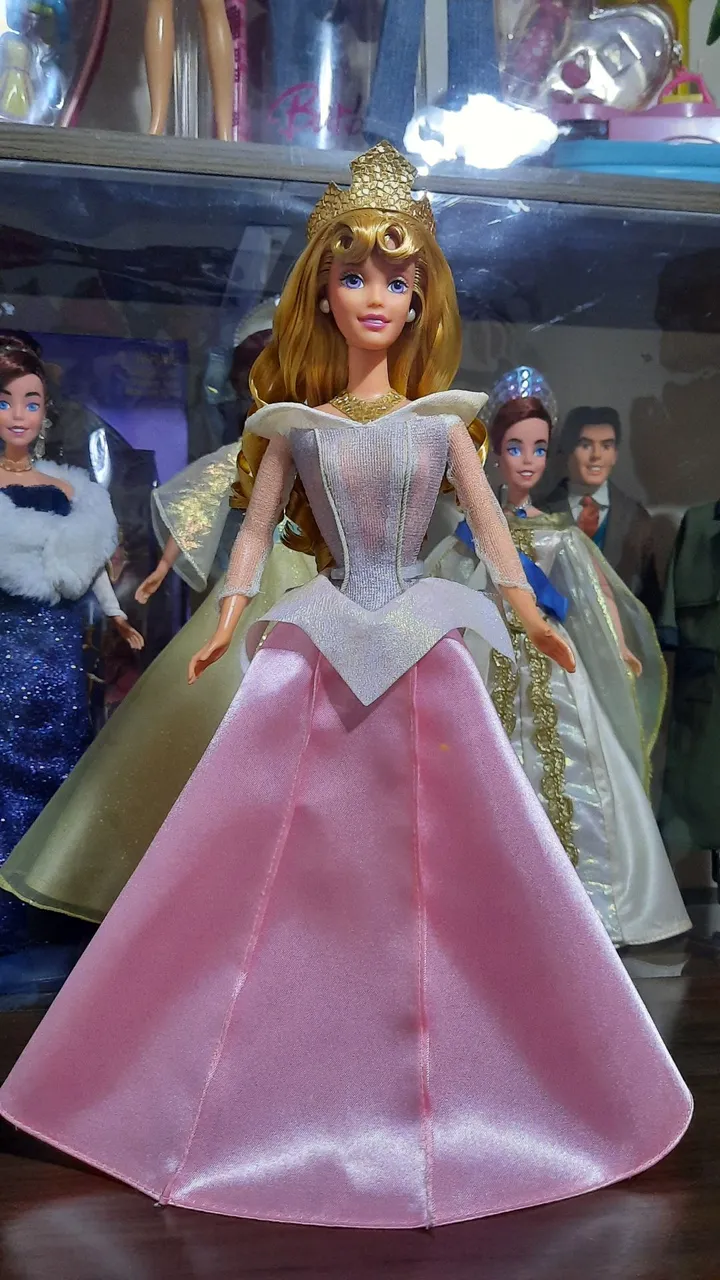 Boneca Barbie Princesa Aurora Bela Adormecida