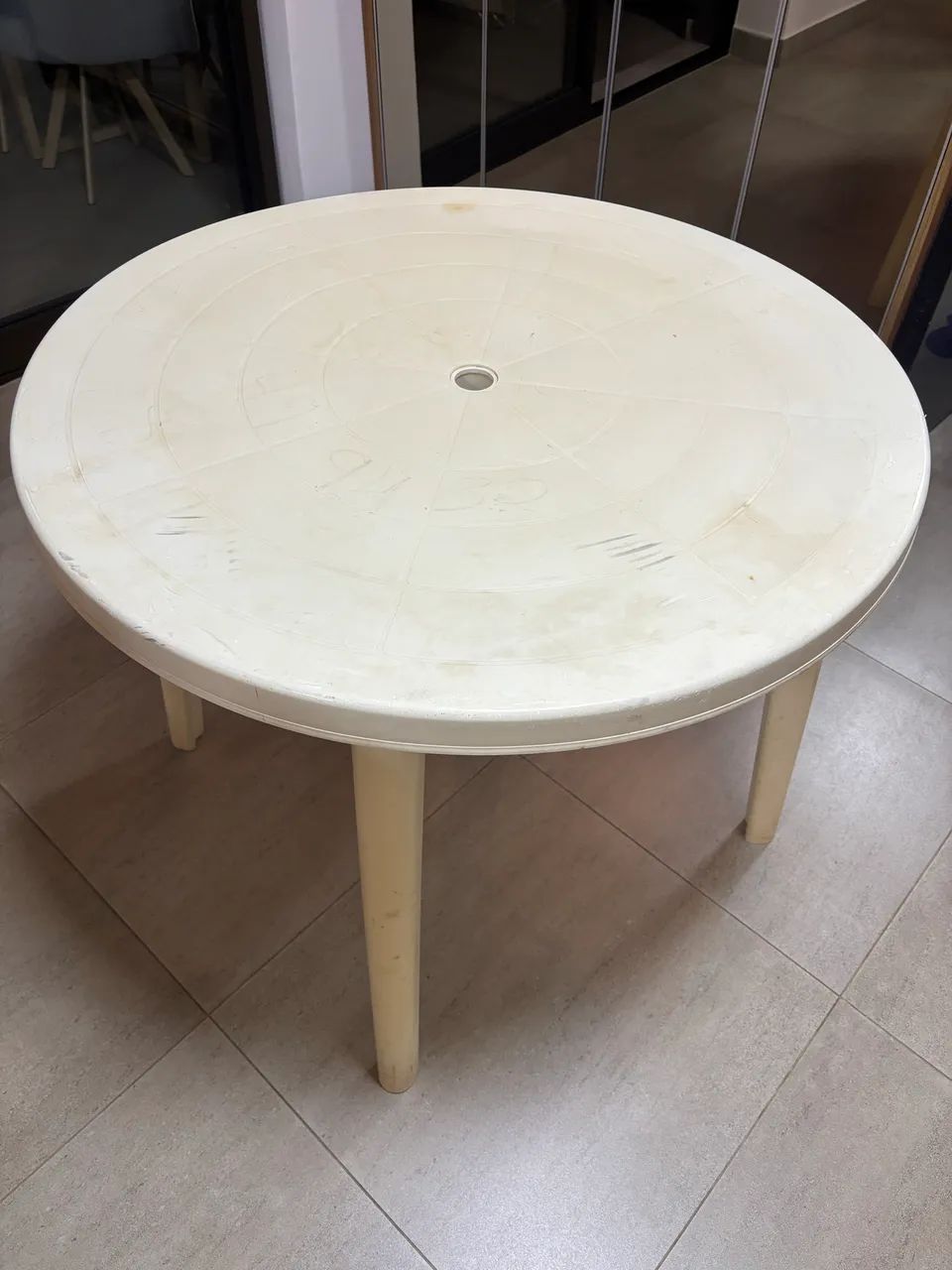 Mesa redonda 64307305088385121