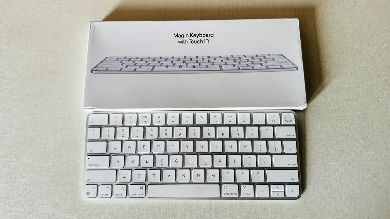 【未使用】Apple Magic Keyboard with Touch ID Magic Keyboard com Touch ID para modelos de Mac com chip da Apple