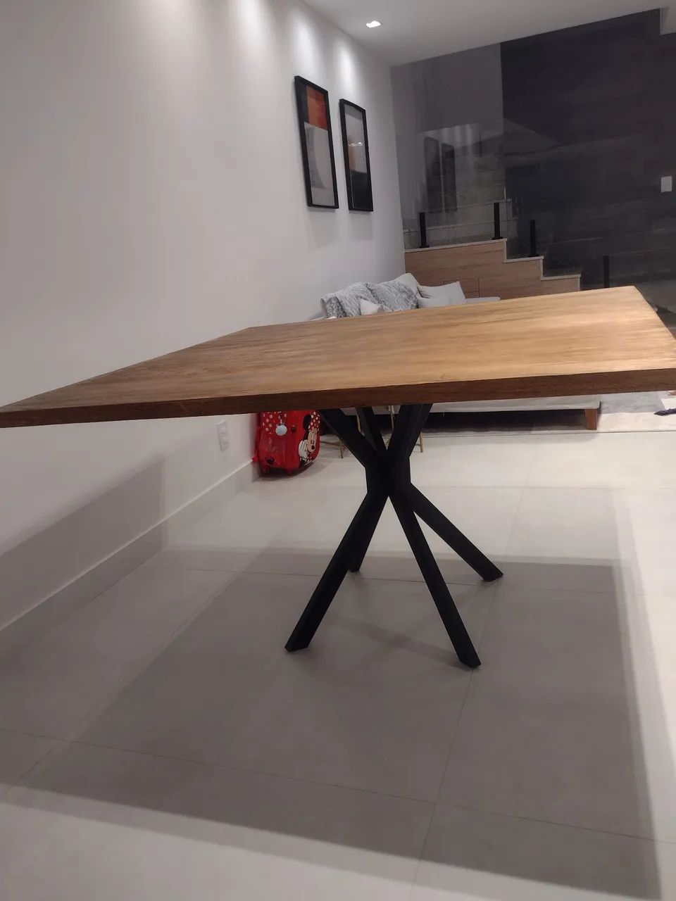 Mesa de Jantar Moderna com Design Exclusivo