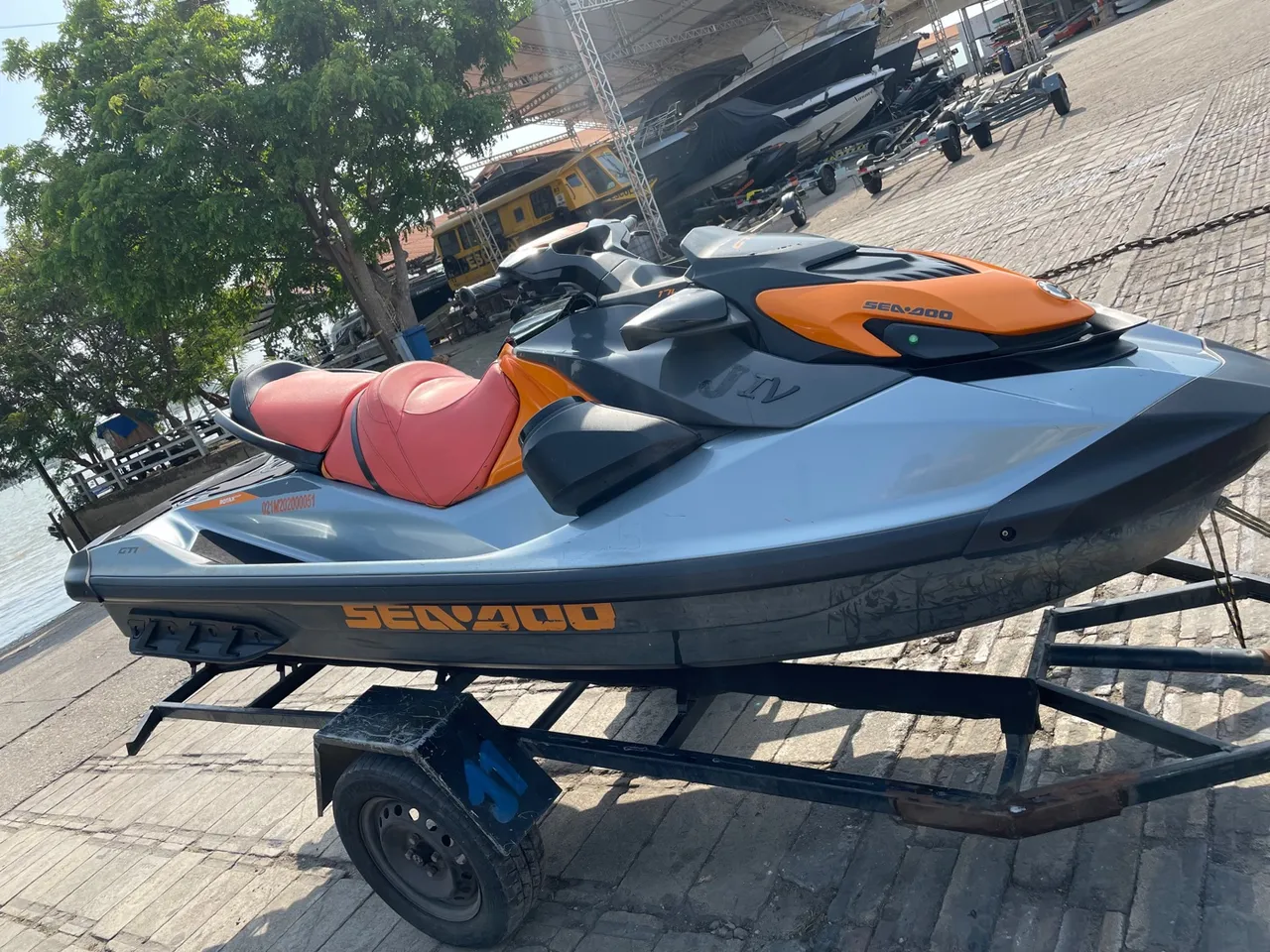 1 Cota Boatlux 