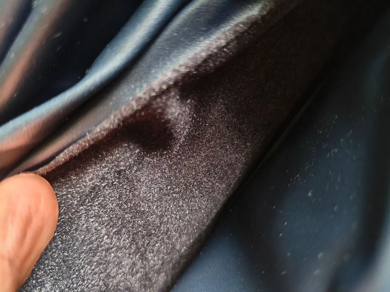 Colchão Inflável com bomba elétrica embutida INTEX - Preto - Foto 2