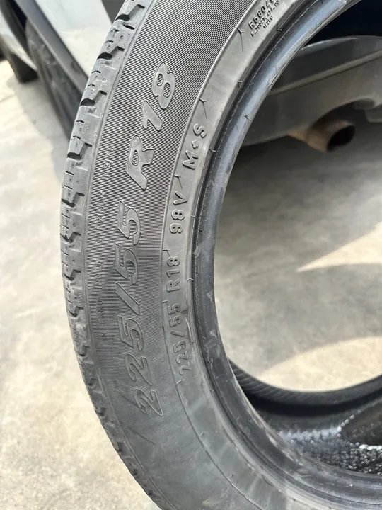 PNEUS 225/55R18