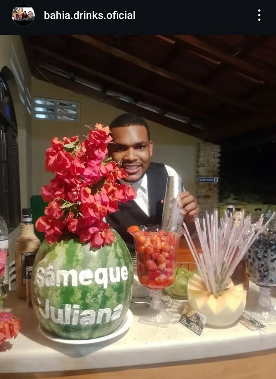 Barman, Bartende, churrasqueiro, Garçom