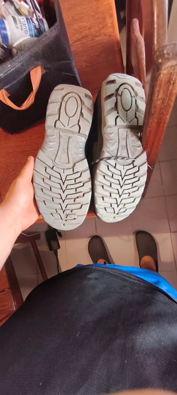 Bota tamanho 44 bico de aço europeu  - Foto 3