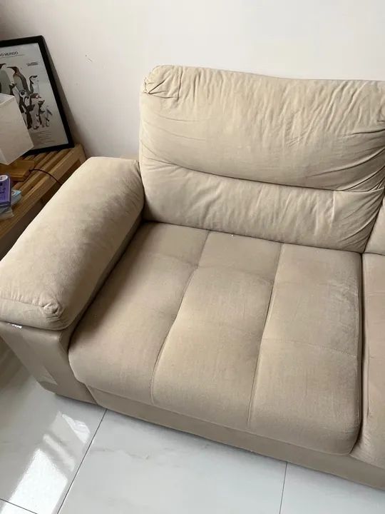 Sofá 2 lugares bege em ótimo estado - Foto 4