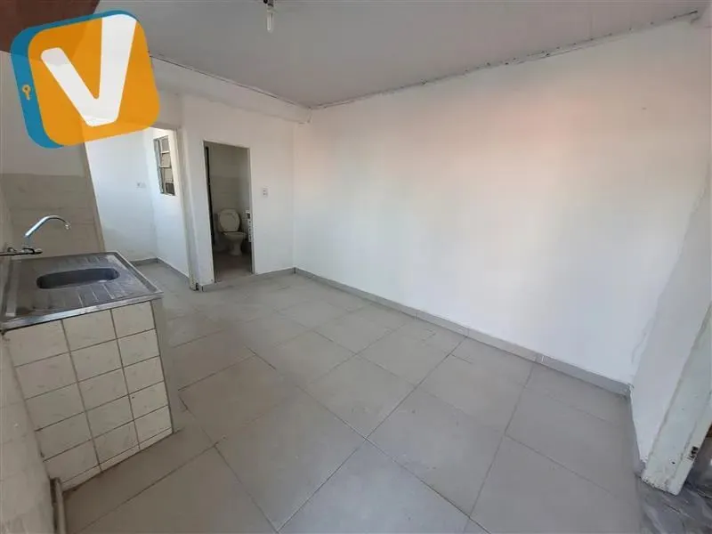 Quarto e cozinha - ÓTIMO VALOR