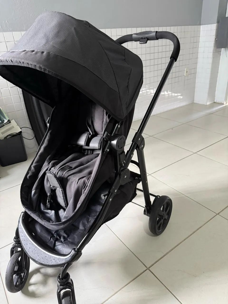 Carrinho de Bebê - Prático e Confortável - Foto 3