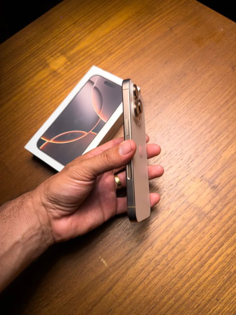 Apple Iphone 16 Pro 256GB Gold com garantia igual novo - Celulares