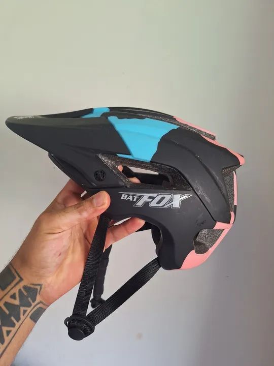 Capacete bat fox tamanho 56 a 62 - Foto 2