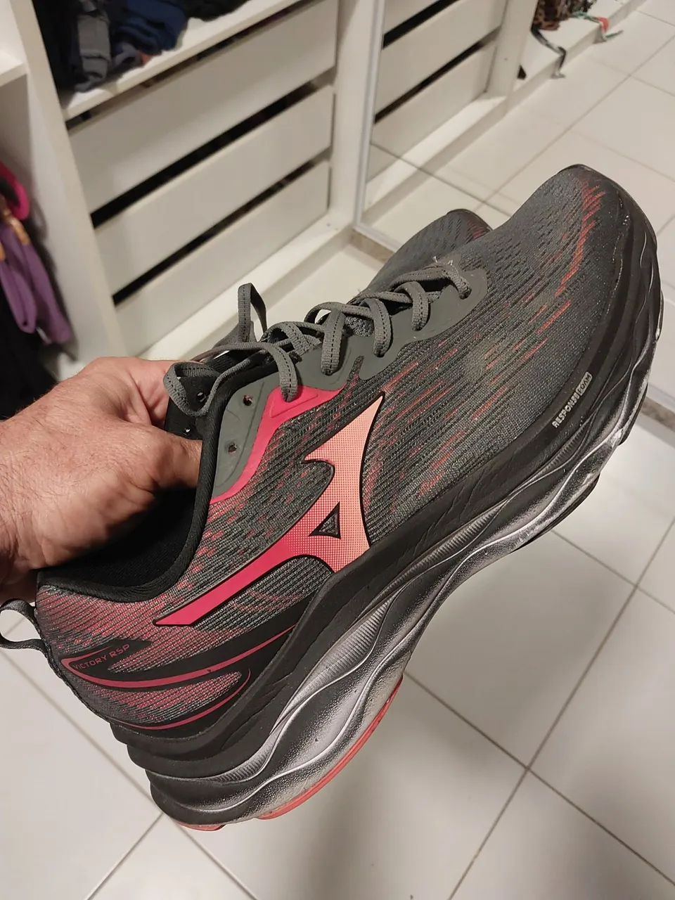 Tênis Mizuno Victory Masculino - Chumbo+Vermelho 