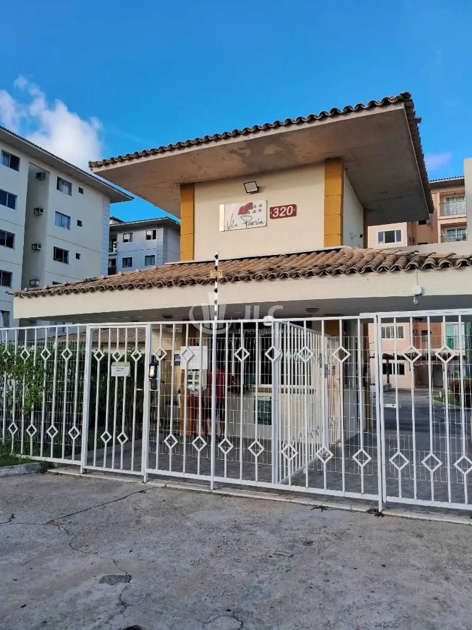 APARTAMENTO À VENDA  CONDOMÍNIO VILA POESIA