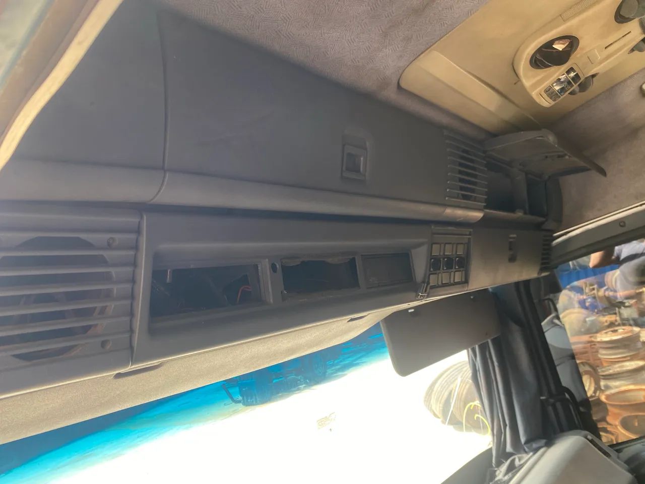 Cabine Scania 124 R380 2007 Série 4 para recuperação  - Foto 12