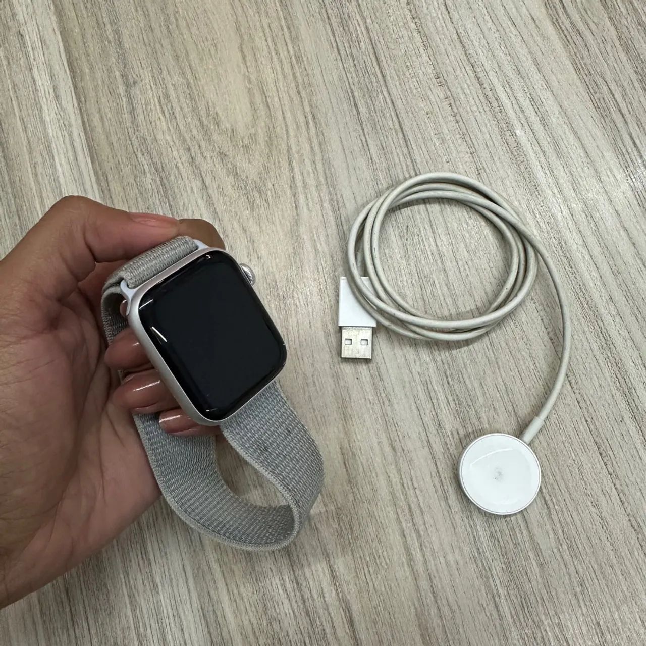 Apple Watch SE 2ª geração 44Mm + carregador original - loja física 